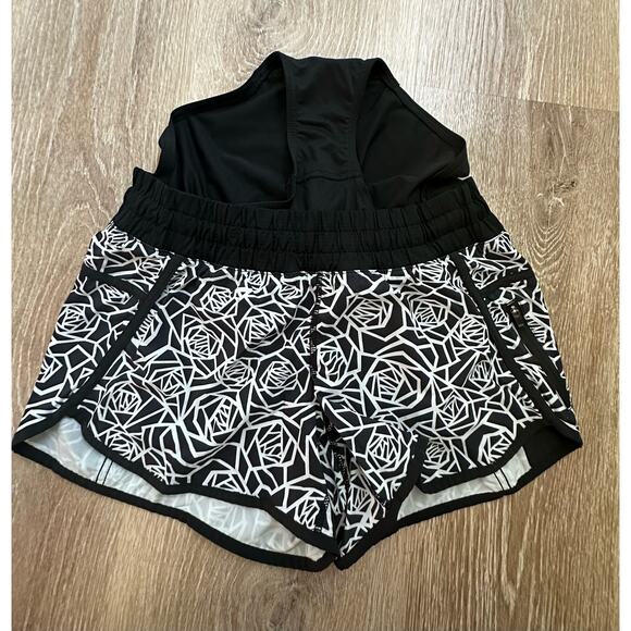 Lululemon | Run Speed Short | 4 Way stretch | Lined | Black/White Rose | SZ 6‎ - Picture 6 of 8